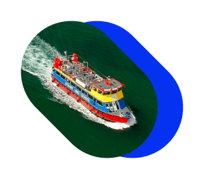 Экскурсионный катер в море / Sightseeing boat in the sea