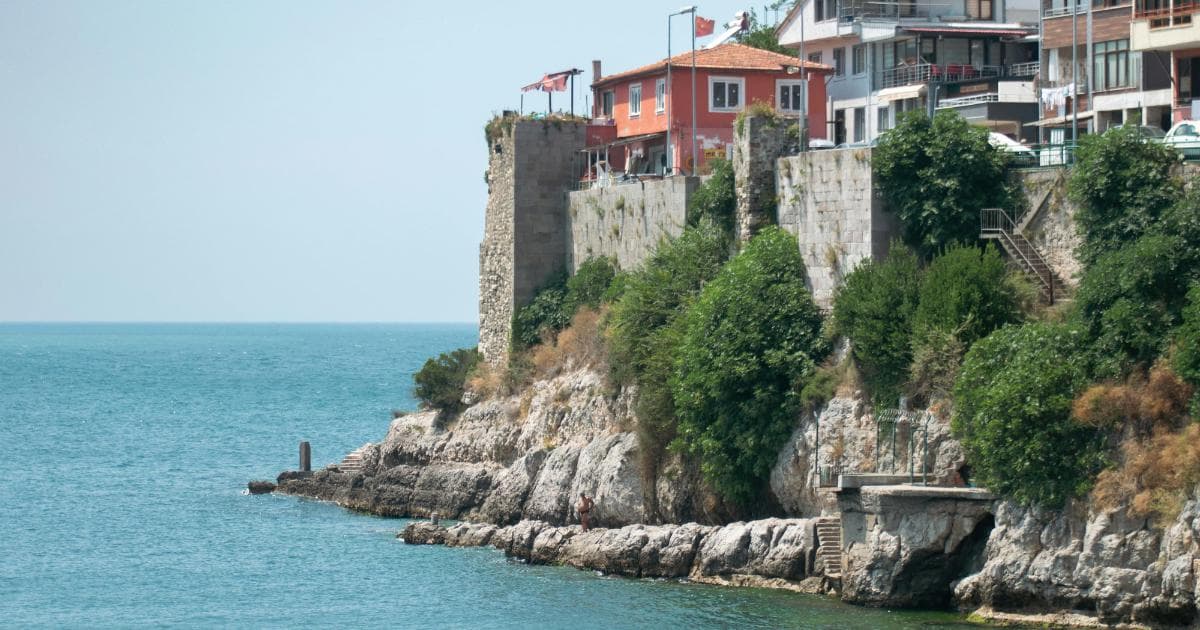 Болгария: Чёрное море, горы, старые города и eSIM от Telwel